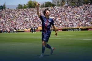 开云服务-热度满满！巴黎4-0马竞共80619名球迷在现场观赛