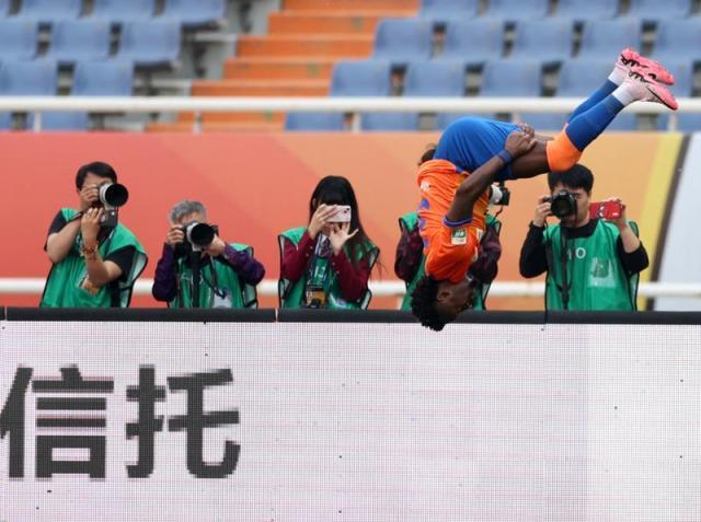 费南多离队倒计时！曝挑战崔康熙布阵权威致零容忍