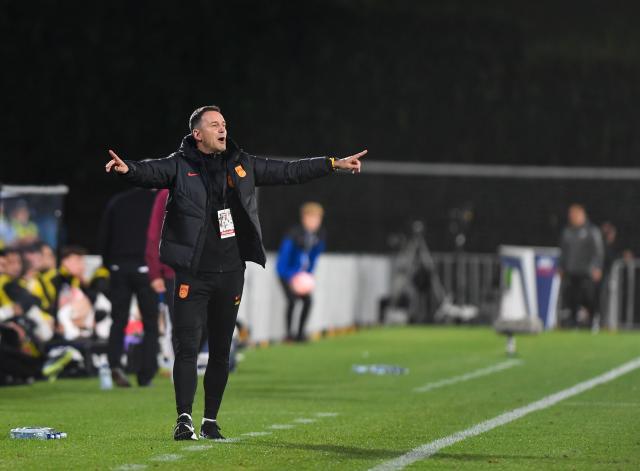 1702261408655021904.jpg 扬科维奇03.jpg